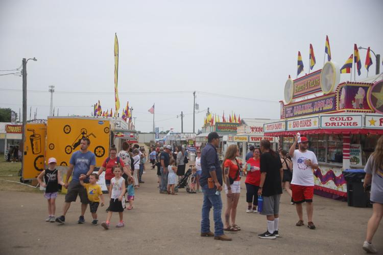 Cannon Valley Fair finale Fairgoers battle rain on 4th of July