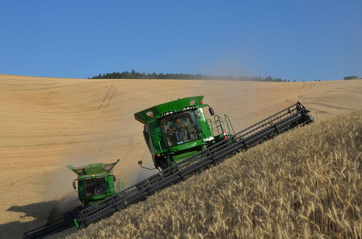 Deere Debuts 4075R CUT and MY2024 Upgrades for 3R- and 4-Series Models