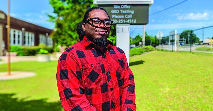 Richland OneEducation gives graduate Shawn Riddick support and