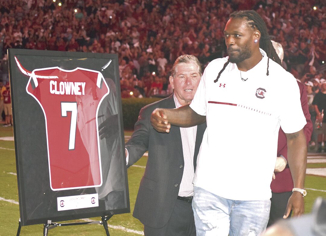 Jadeveon Clowney gets South Carolina jersey retired