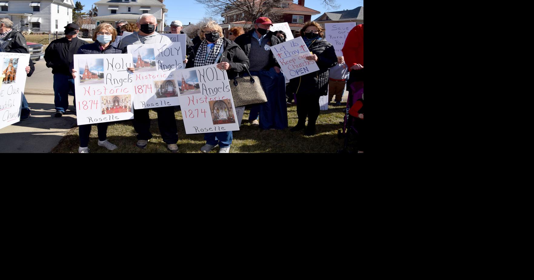 Hundreds rally against church changes | News | carrollspaper.com