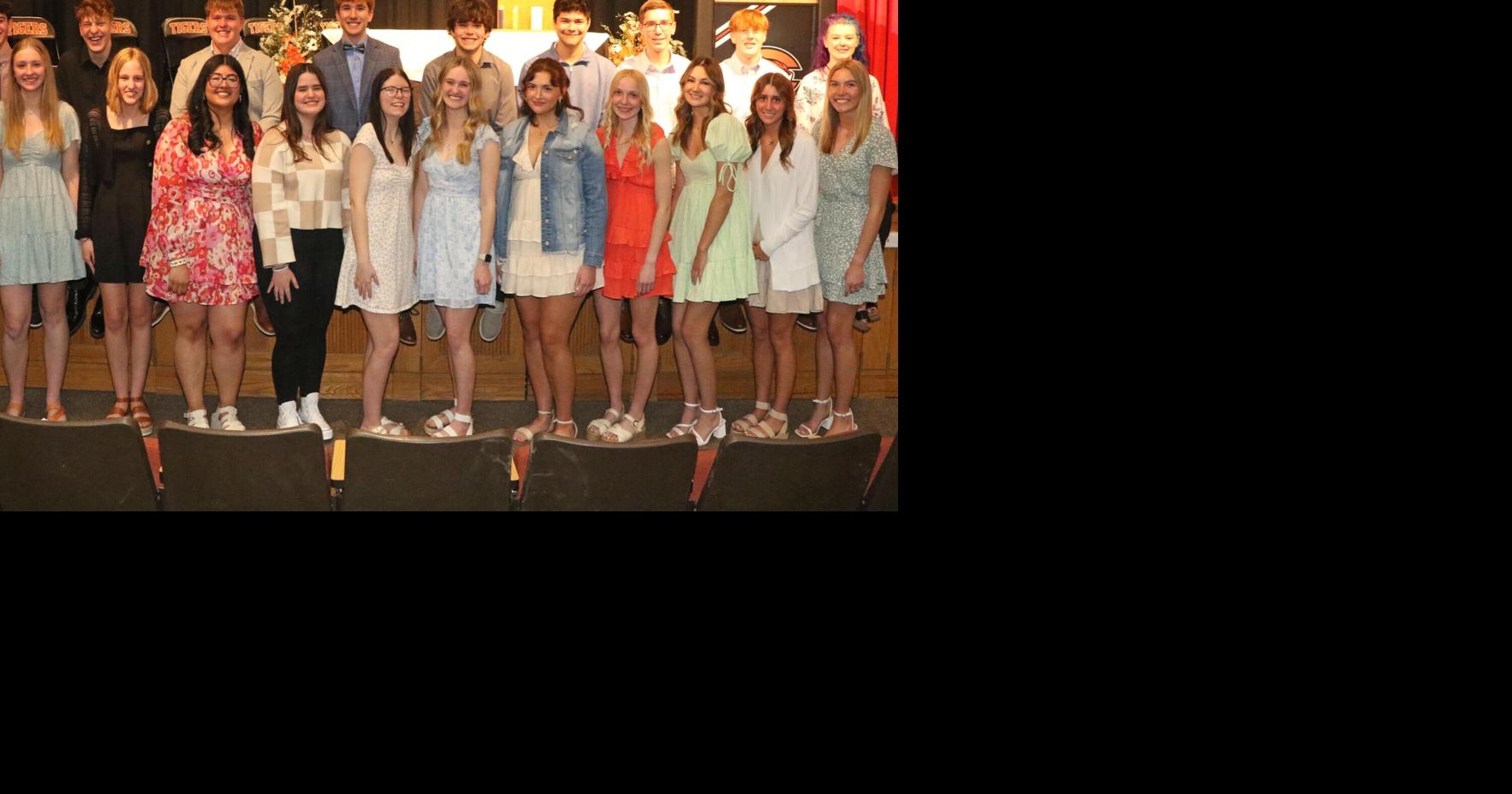 CHS welcomes new National Honor Society members | News | carrollspaper.com