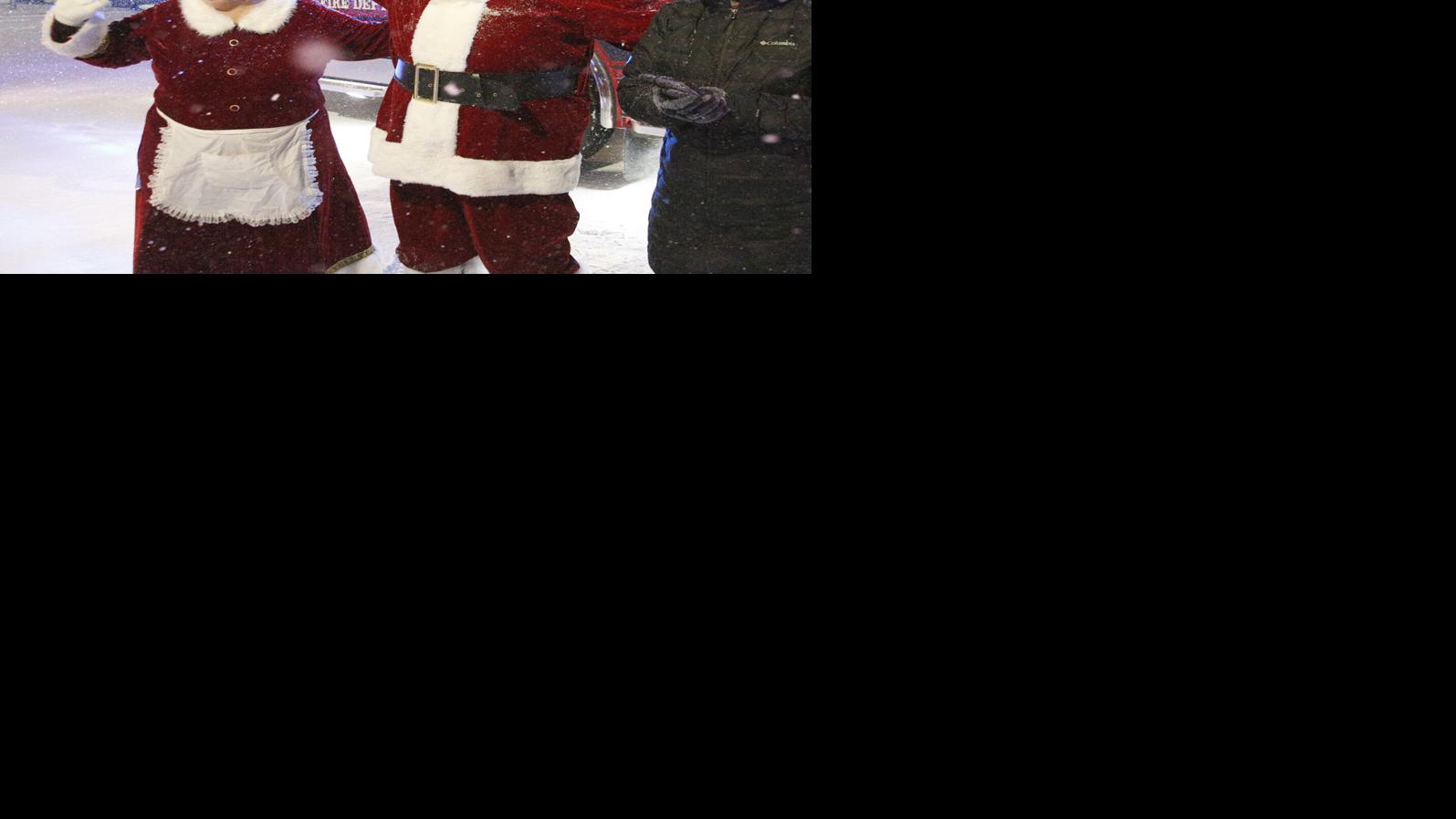 Santa, Mrs. Claus arrive in a winter wonderland