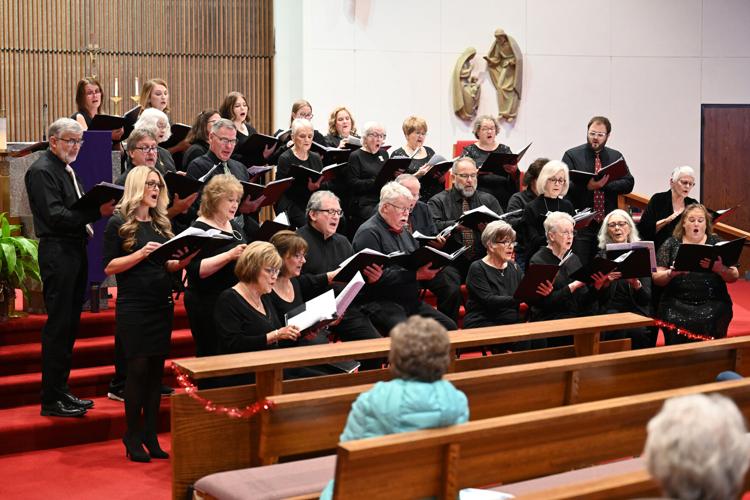 Under new director, Chorus shares Christmas joy | News | carrollspaper.com