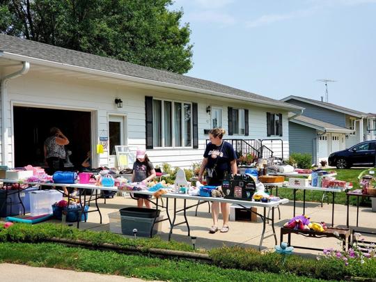 Iowa towns prepare for Highway 141 Garage Sale | News | carrollspaper.com