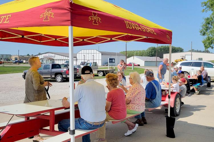 AMVC grills out to thank clients | News | carrollspaper.com