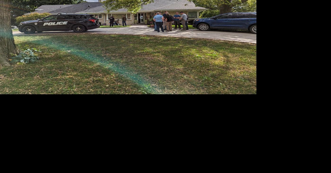 FBI conducting search warrant in Carroll News