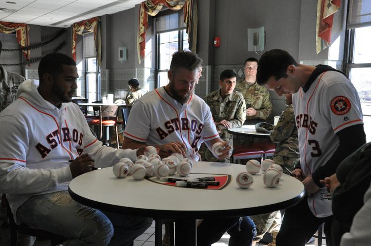 Houston Astros players visit Fort Hood