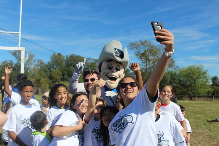 Cowboys salute Hood Soldiers, Families, News