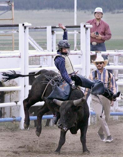 Blue-ribbon birthday bull ride | News | chaffeecountytimes.com