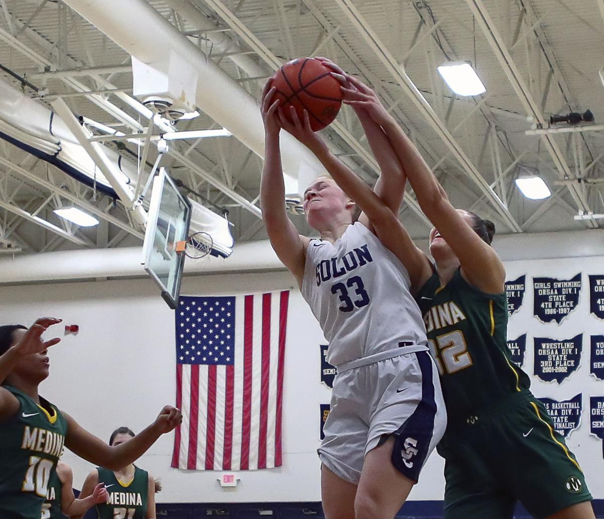 Lady Comets Rain 14 Threes On Medina 67 48 Sports