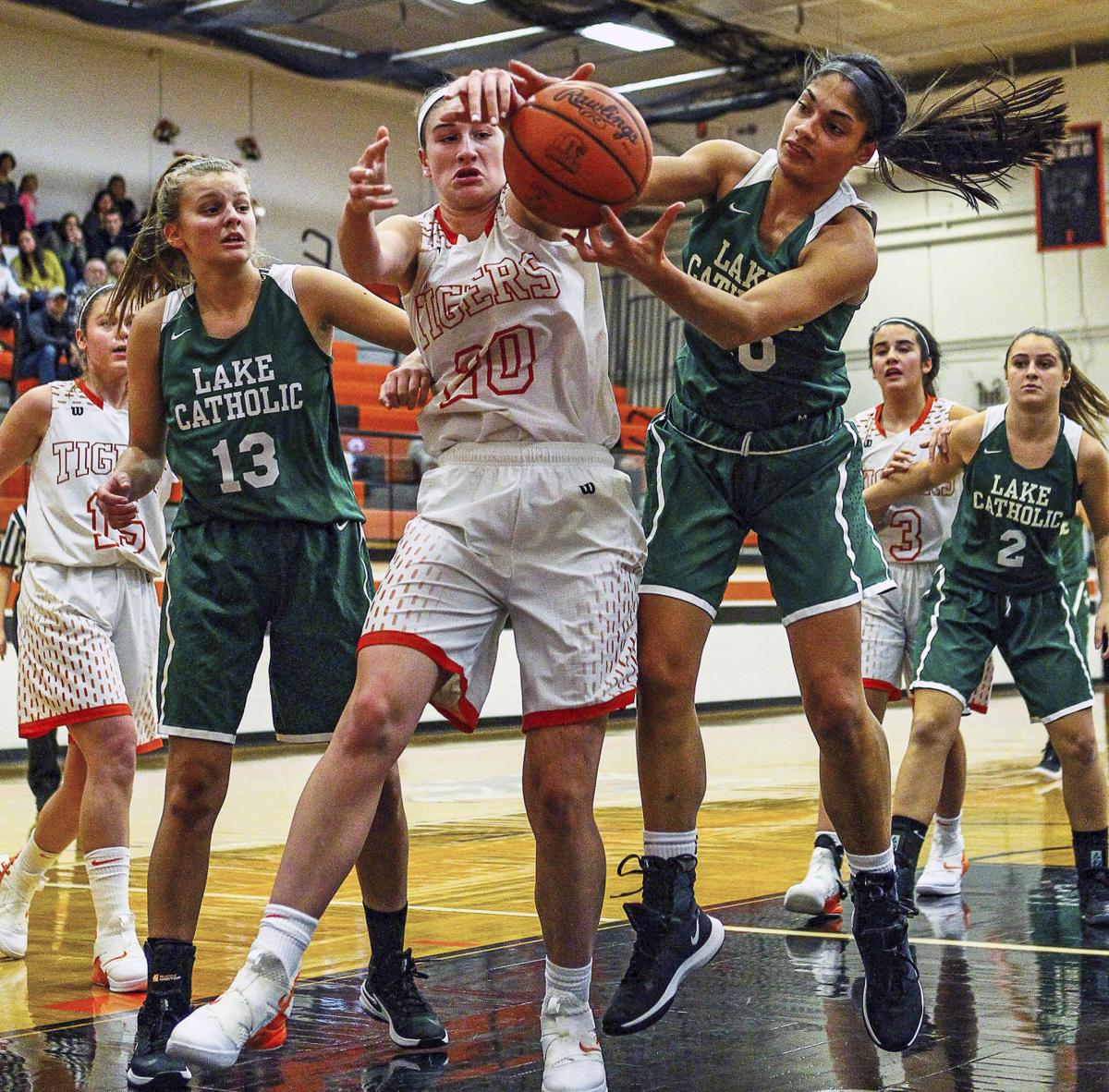 Lake Catholic At Chagrin Falls Girls Basketball 11 24 2018