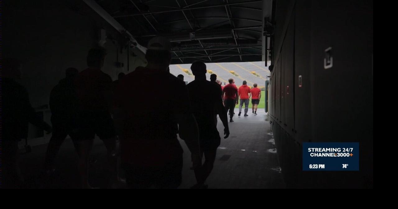 Wisconsin Football visits Lambeau ahead of week one game in Green Bay