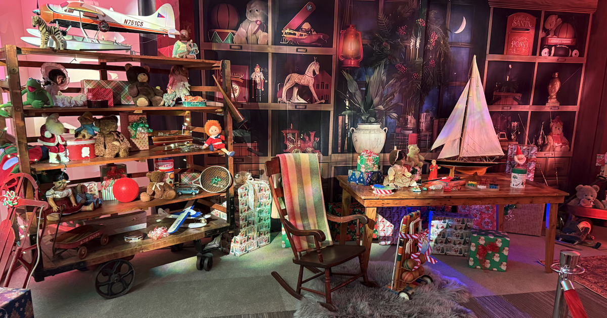 Empty storefront transformed into Santa's workshop