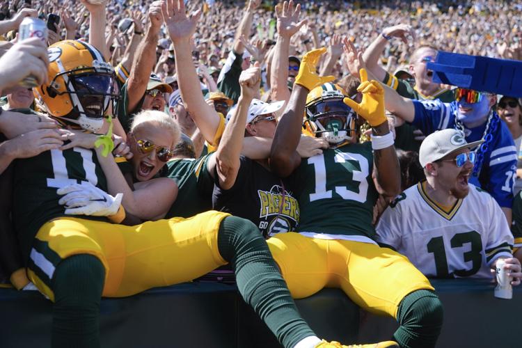 Willis thrives with help from the Packers' defense and running game in