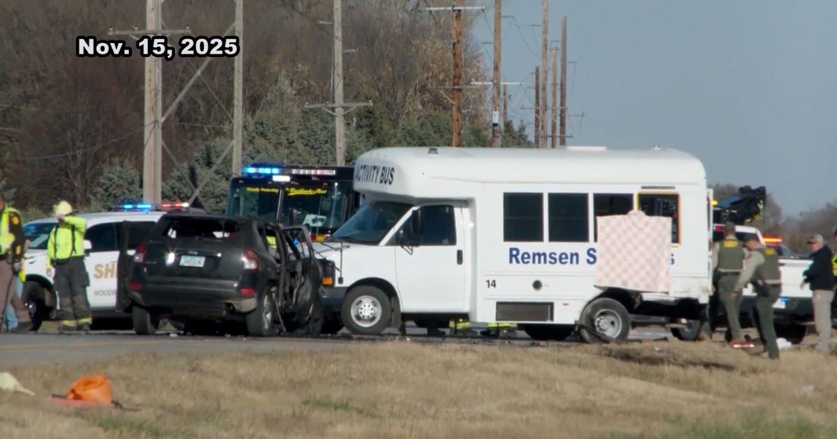 Iowa softball team heads to state after devastating bus accident