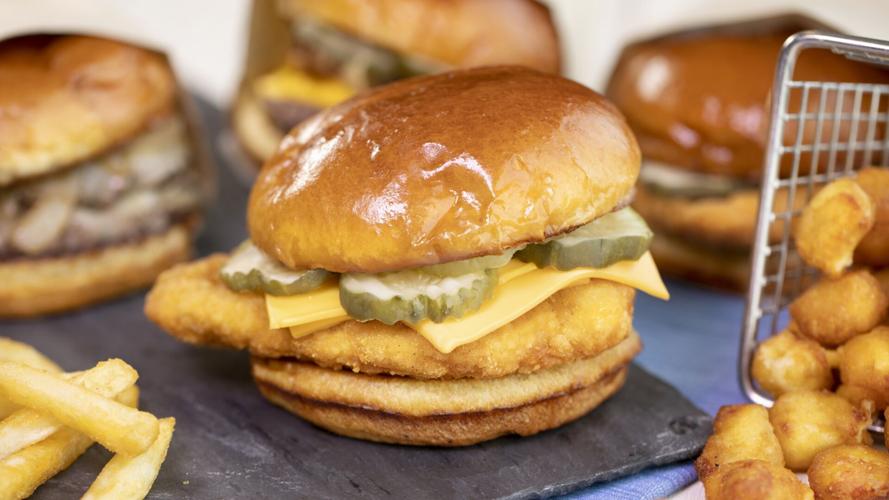 Milwaukee Brewers vendor is marking his 64th year in ballpark concessions