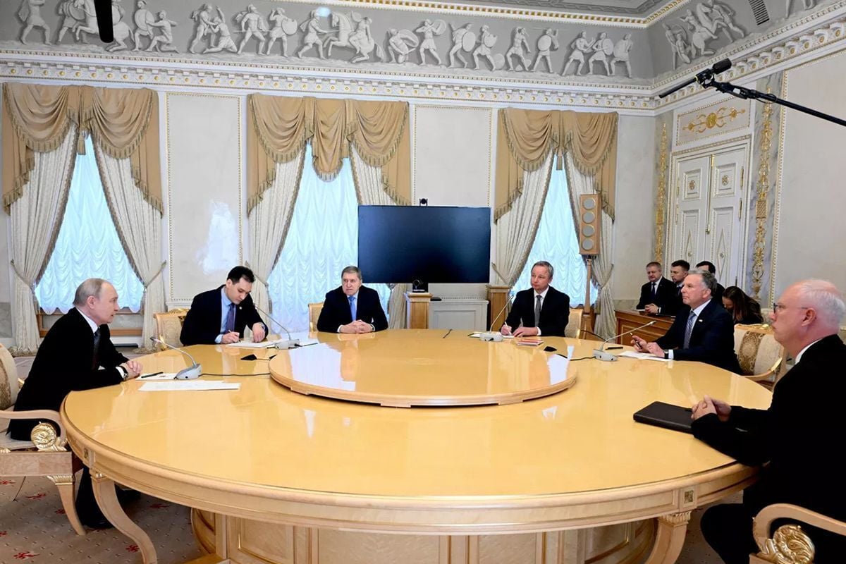 Hit 6 Form Massive strikes hit Kyiv hours after Putin agrees to fresh peace talks ...