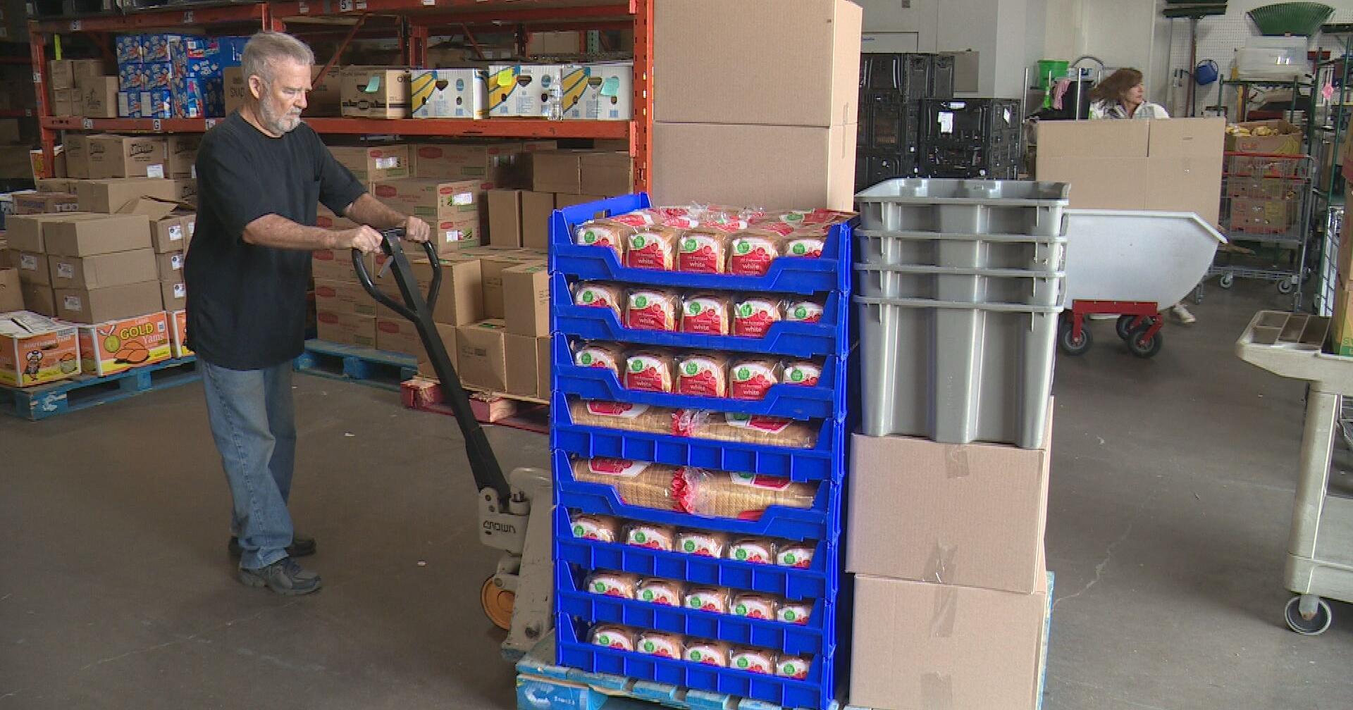 Grocery stores donate to area food pantry amid heightened demand - Vimarsana News