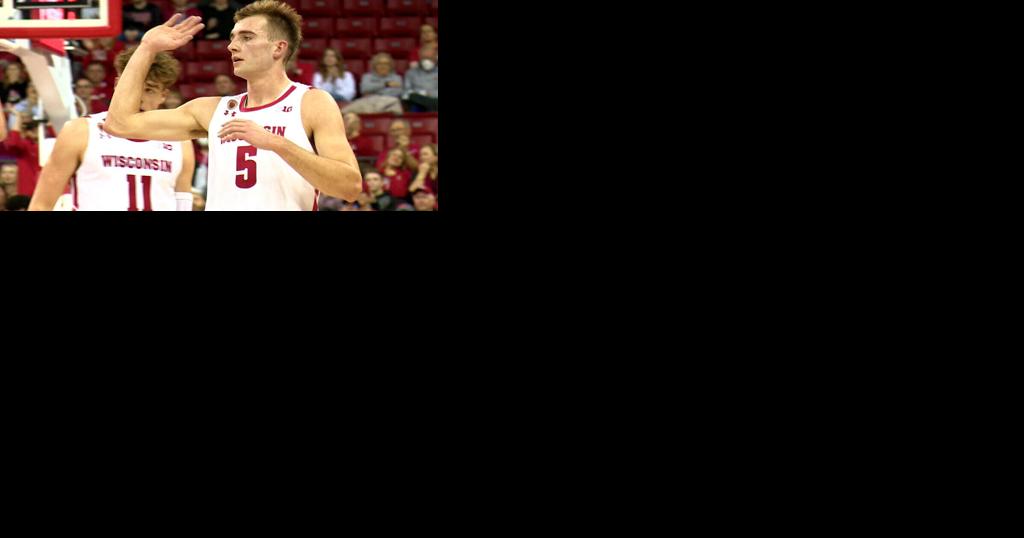 Badgers' Tyler Wahl named to Julius Erving Award preseason watchlist - Vimarsana News