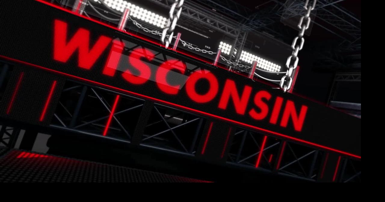 Badger Men's Hockey star joins the Wisconsin Huddle