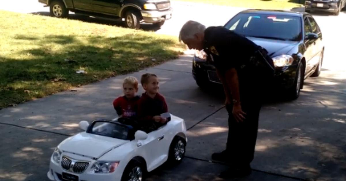 Police chief makes ‘high-risk’ traffic stop, gives warning to 2 ...