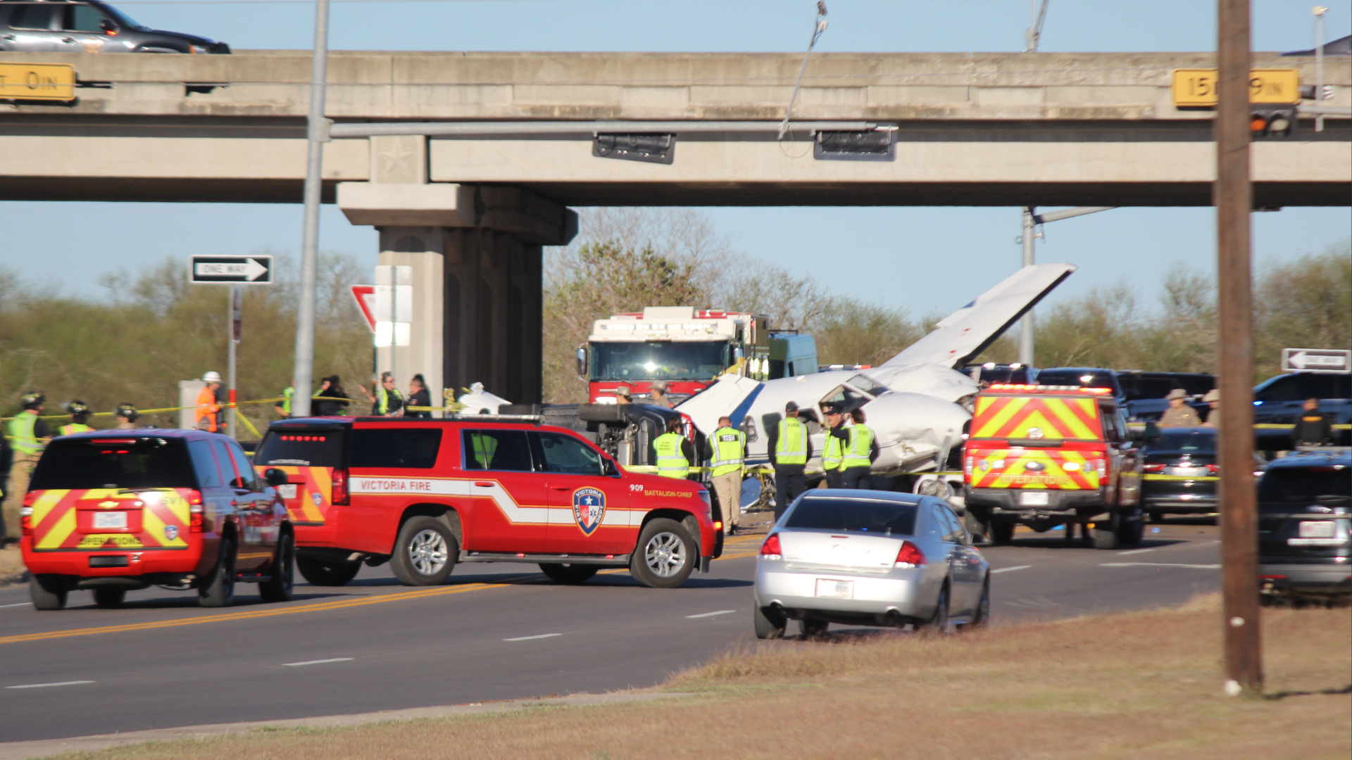 Plane Crash Investigation In Texas Continues With Road Closures In ...