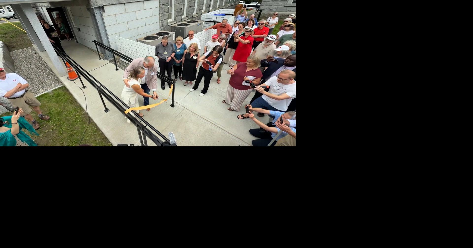 Vermont library holds ribbon cutting for new Canadian citizen entrance