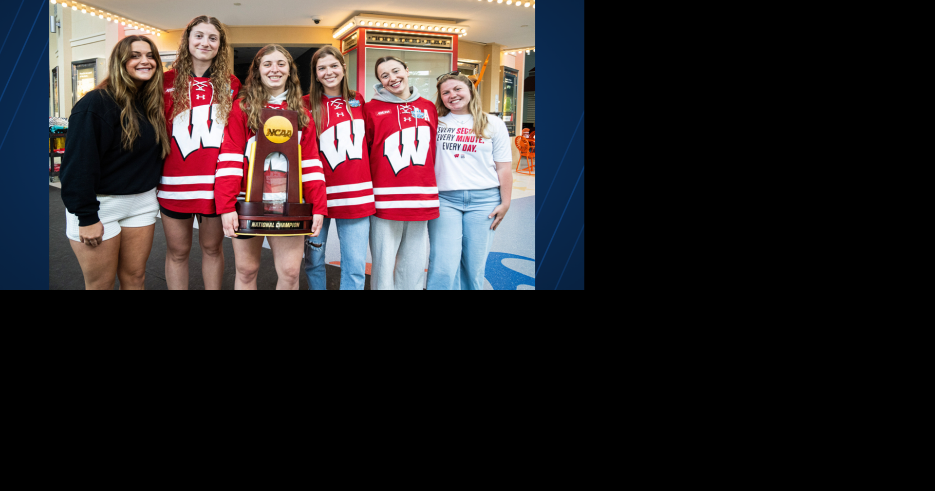 Wisconsin women's hockey team brings championship trophy to children's hospital