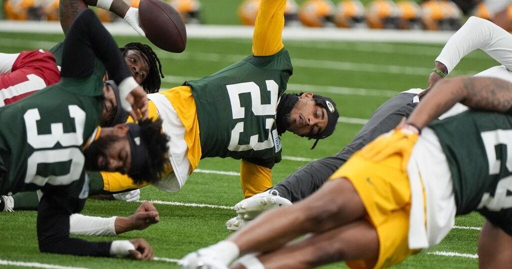 While decision on Jaire Alexander’s future looms, former All-Pro cornerback remains on Packers’ roster