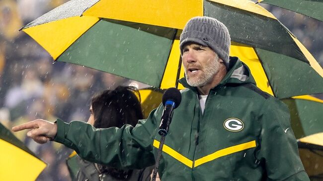 Robinson: I think Brett Favre told Aaron Rodgers not to trust Packers front  office