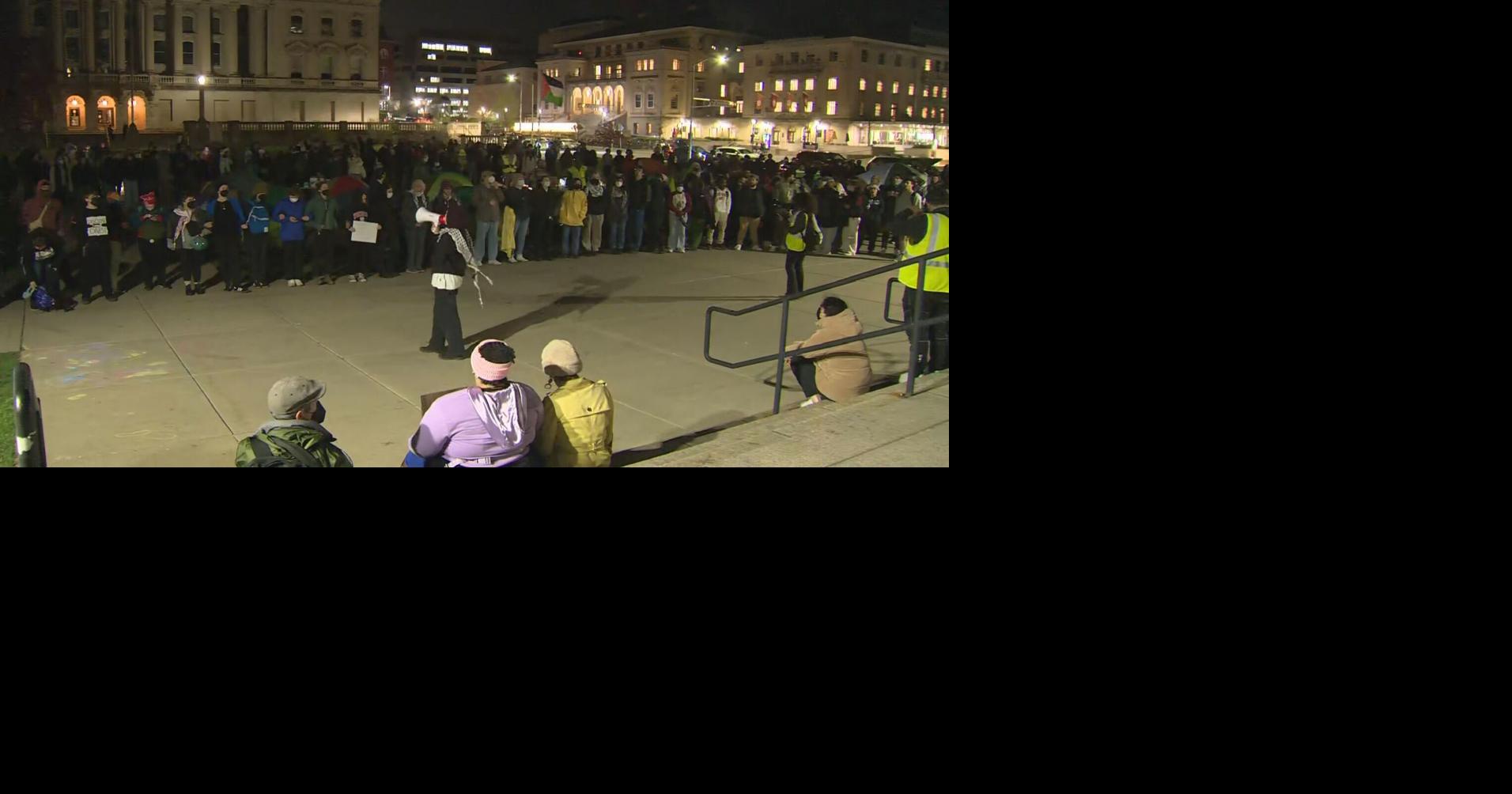 UW-Madison students continue protest as night falls; tents set up on ...