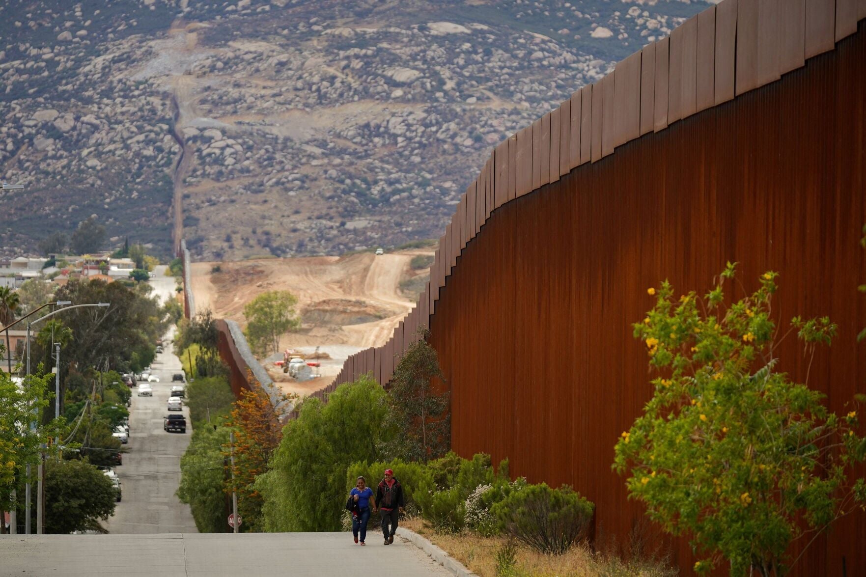 US border wall threatens wolves, conservationists say | Shareable ...