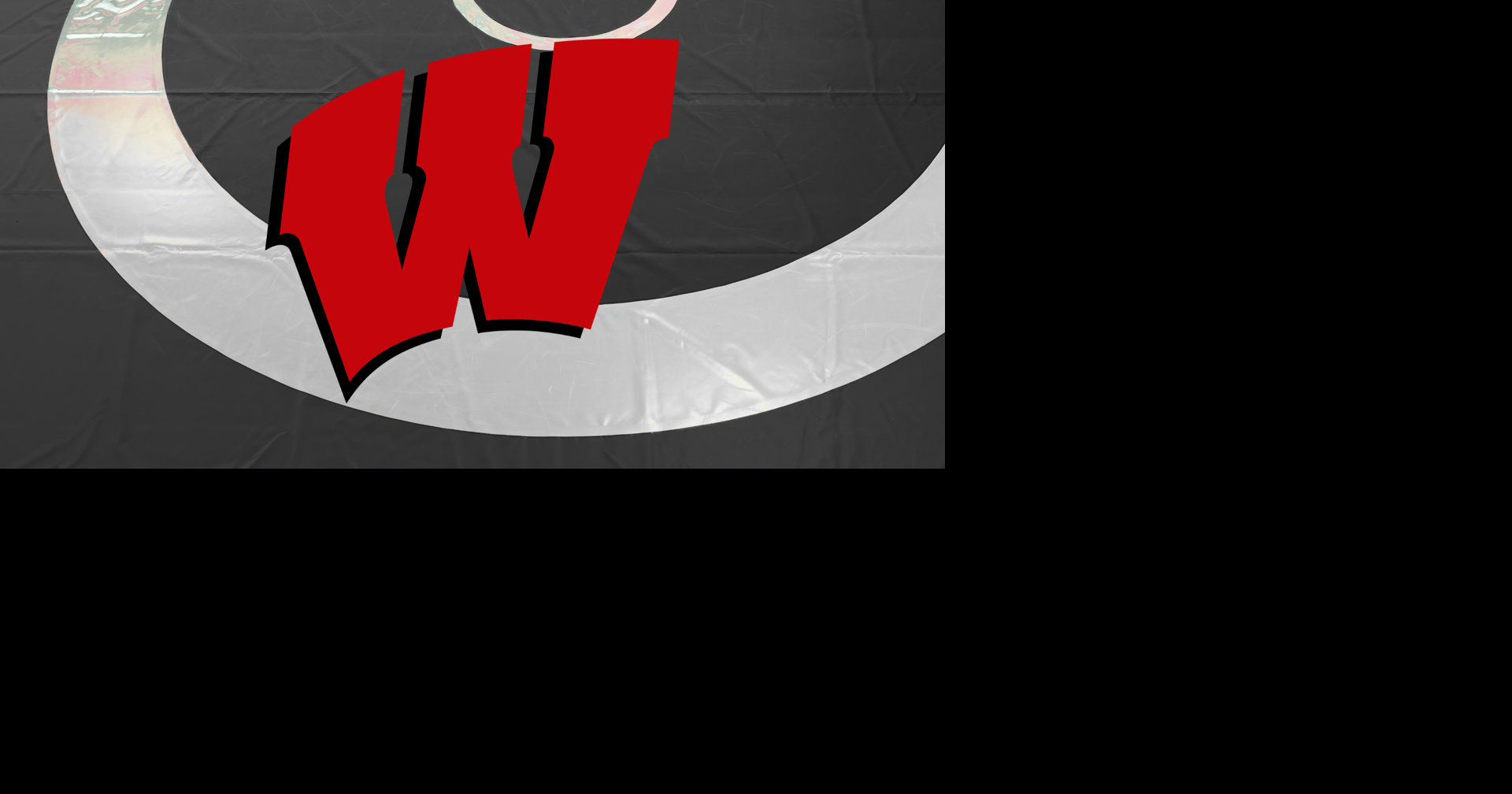 Wisconsin wrestling stays undefeated, struggles in upper-weights against Bucknell