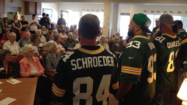 Packers alumni visit fans around Wisconsin on the Packers Road Trip