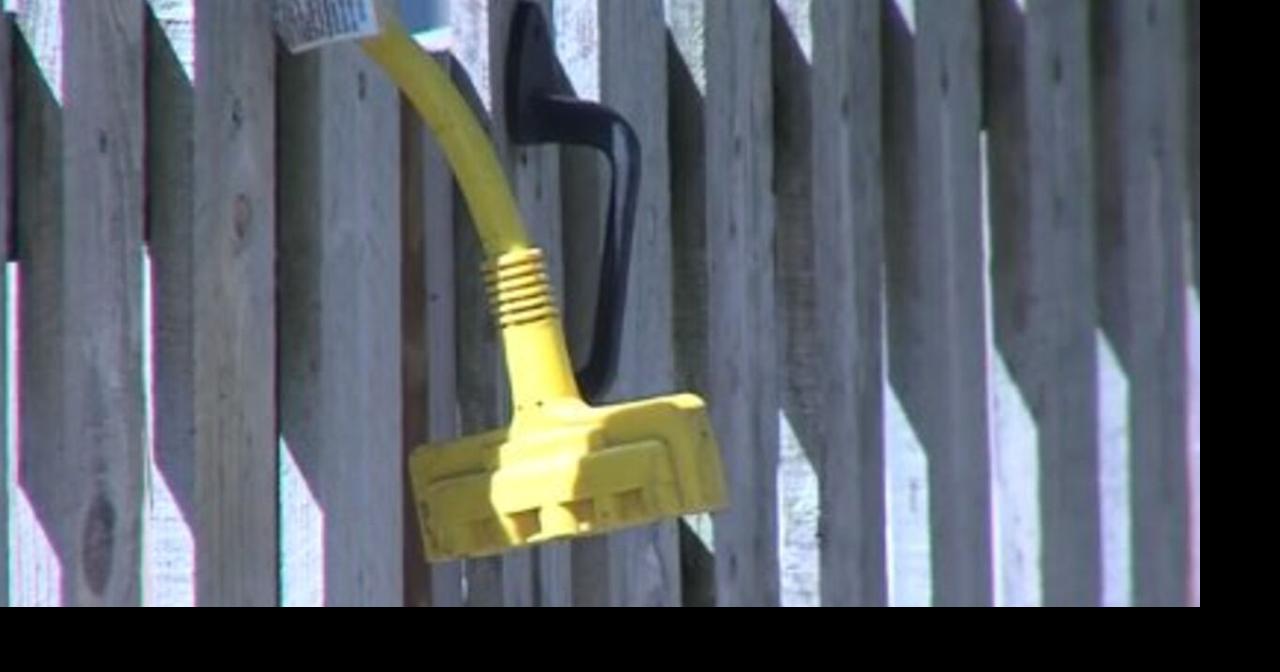 Wauwatosa couple puts out extension cord to share power after severe