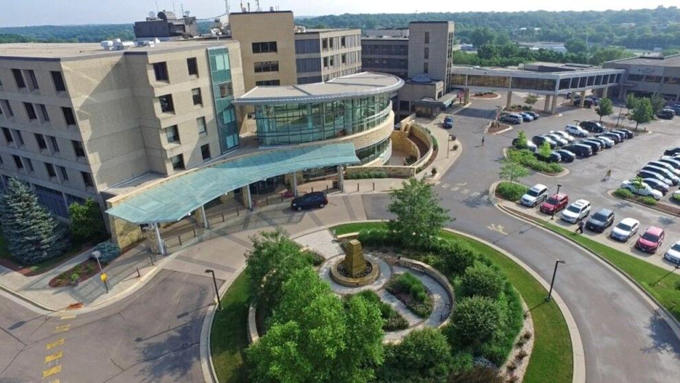 Former vice president at Mercyhealth facing fraud, tax evasion charges ...