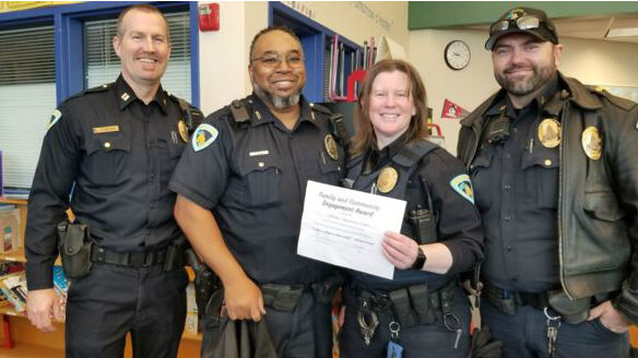 PHOTOS: MPD officers read to students at Leopold Elementary School ...