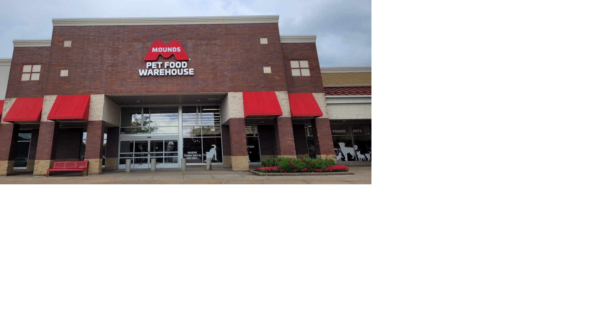 Mounds Pet Food Warehouse donating supplies to Dane County Humane Society