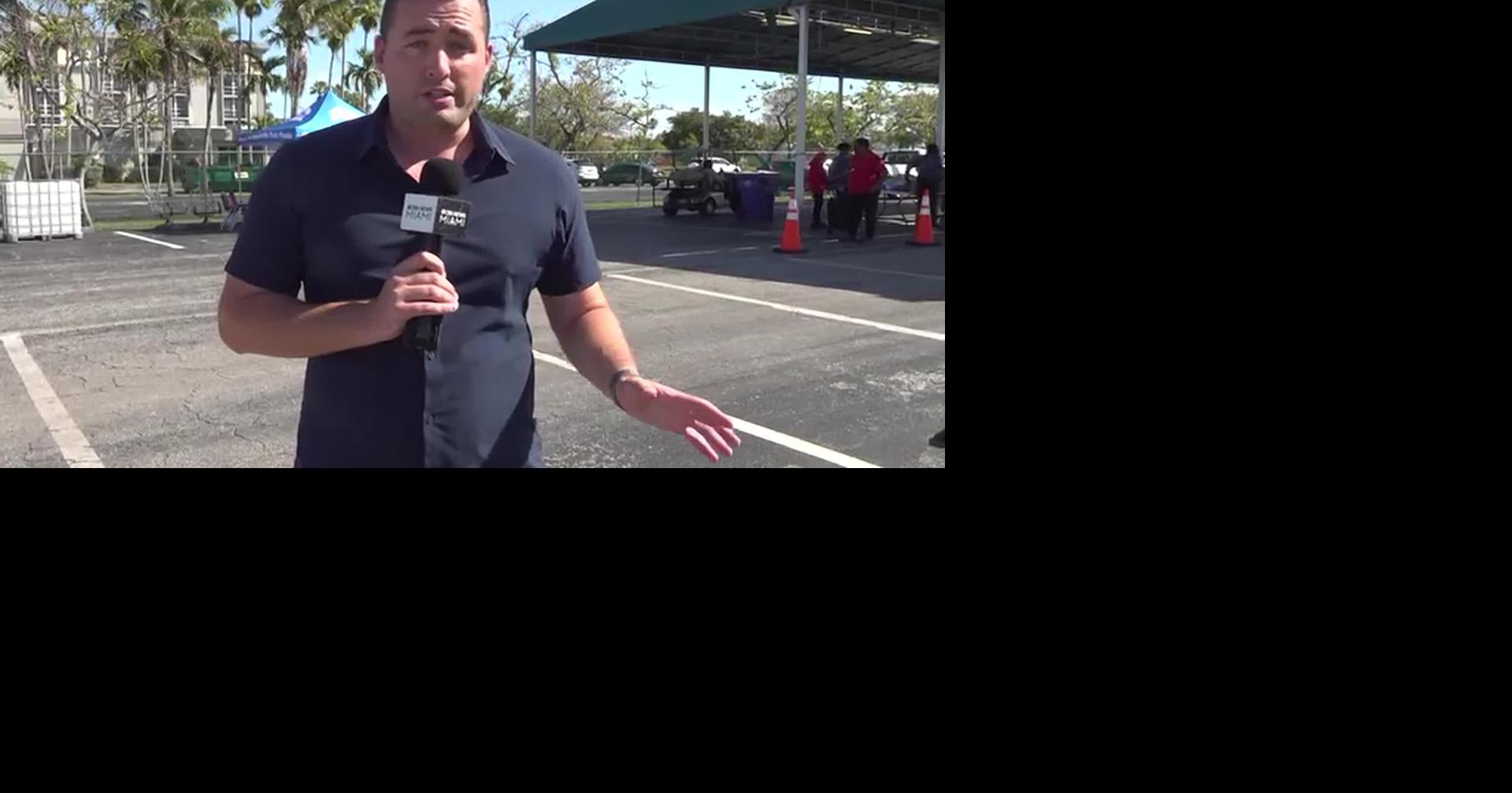 Florida city hosts a food drive for federal employees without pay