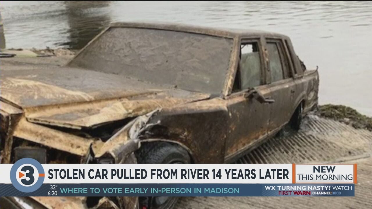 Stolen car pulled from Mississippi River after 14 years