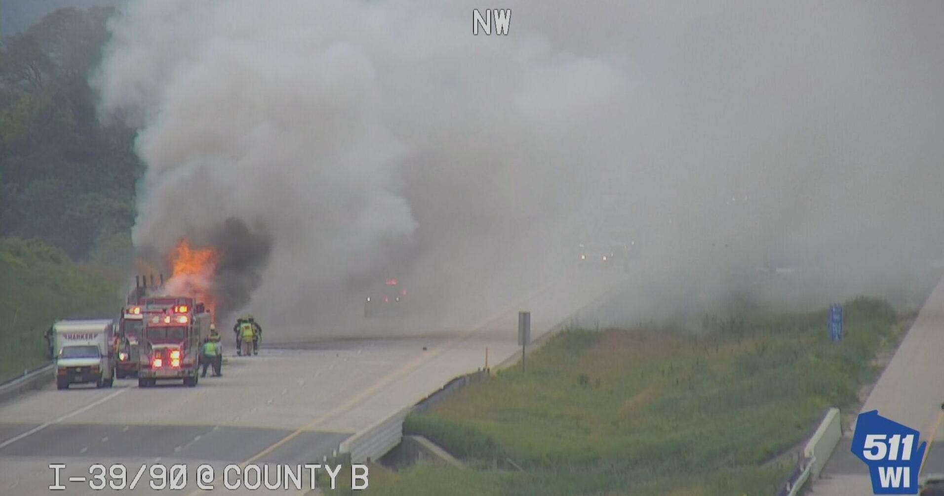 Two right southbound lanes of I-39/90 reopen north of Highway 51 after vehicle fire - Vimarsana News