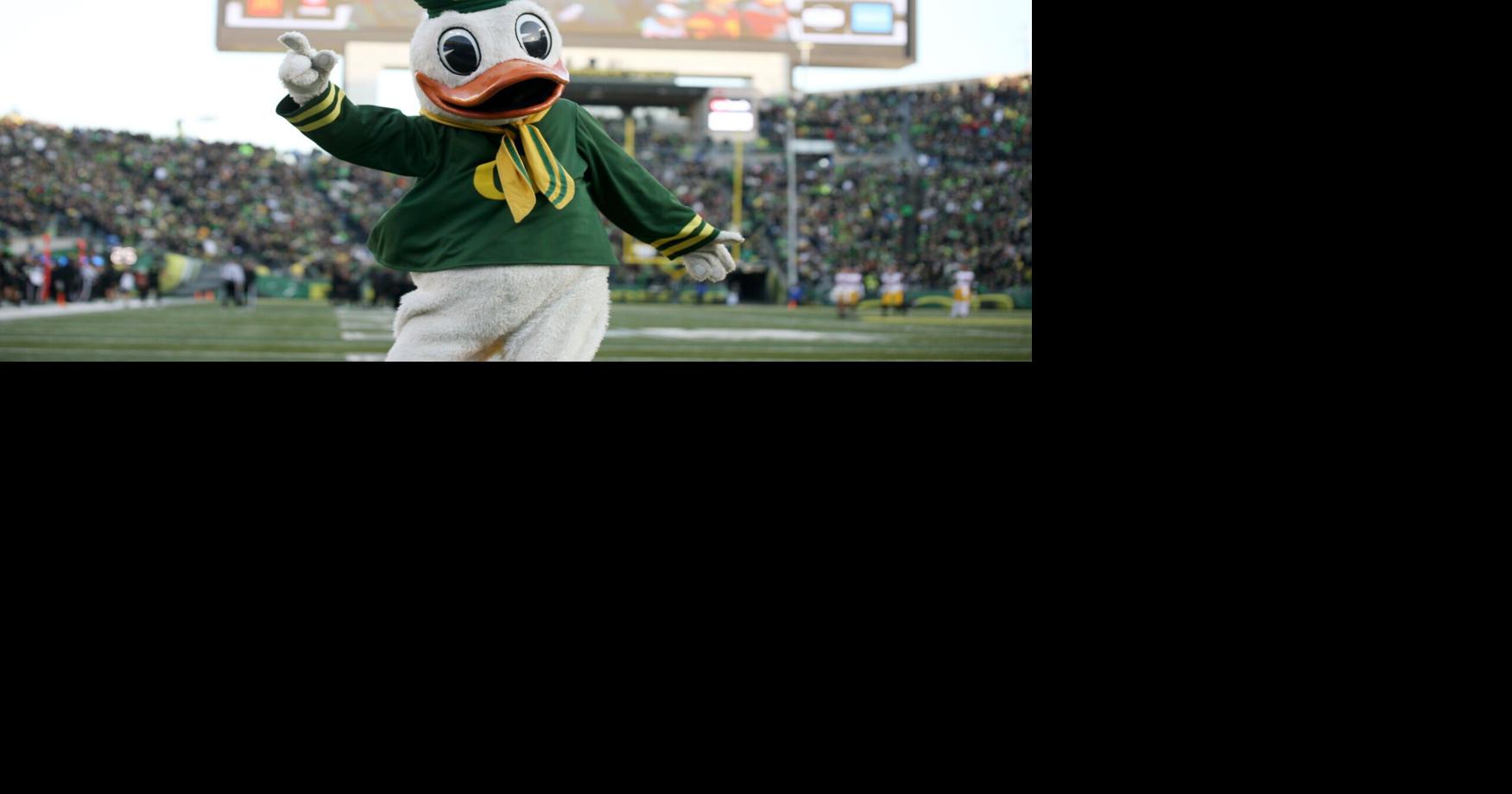 Oregon back in top 5 of the AP Top 25 poll; Miami leads pack of 5 ranked ACC teams