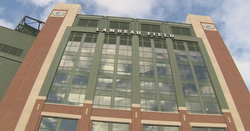 Construction worker injured at Lambeau Field last week dies - Vimarsana News