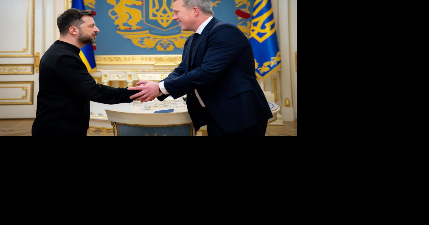 US, Ukrainian negotiators meet as Trump seeks end to the war | Hot off the Wire podcast