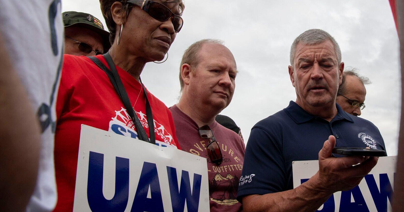 Tesla and anti-union Elon Musk make enticing targets for UAW's next push - Vimarsana News