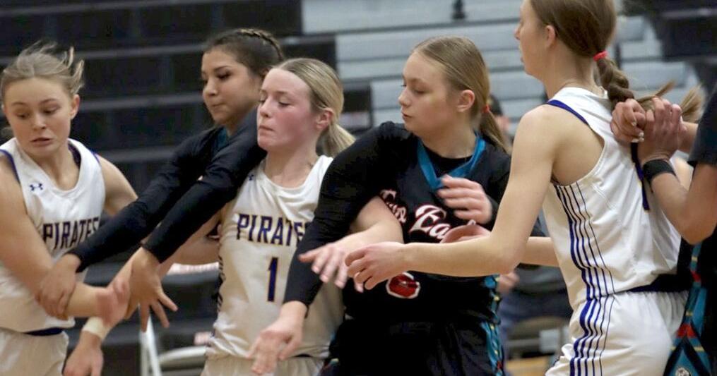 Lady Eagles Fall Short in Nail-Biter Against Victor | News | charkoosta.com
