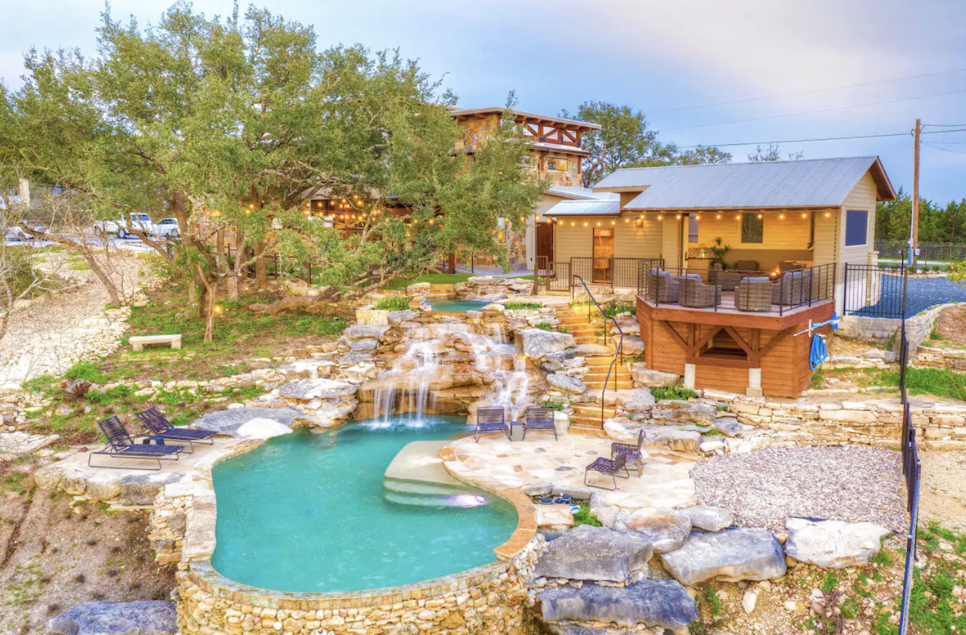 This Airbnb In The Texas Hill Country Could Offer A Memorable Escape ...