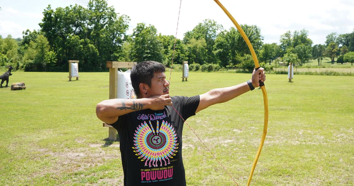 Grayson details creating a traditional Cherokee longbow