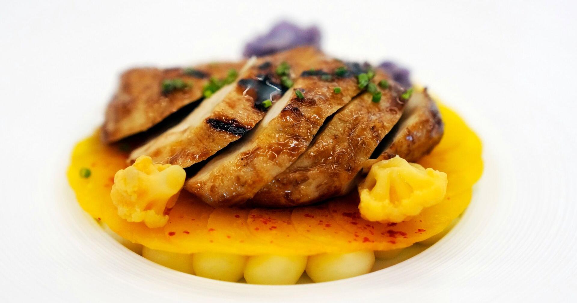 US approves chicken made from cultivated cells, the nation's first 'lab-grown' meat - Vimarsana News